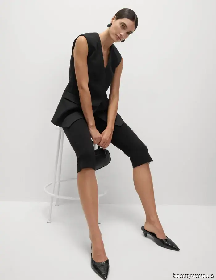 Forget about kitten heels and ballet flats—this shoe trend enhances the chicness of capri pants.