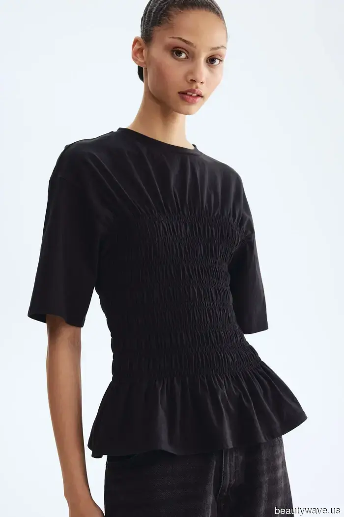 6 Shirt Trends That Stylish Girls Are Pairing With Baggy Jeans