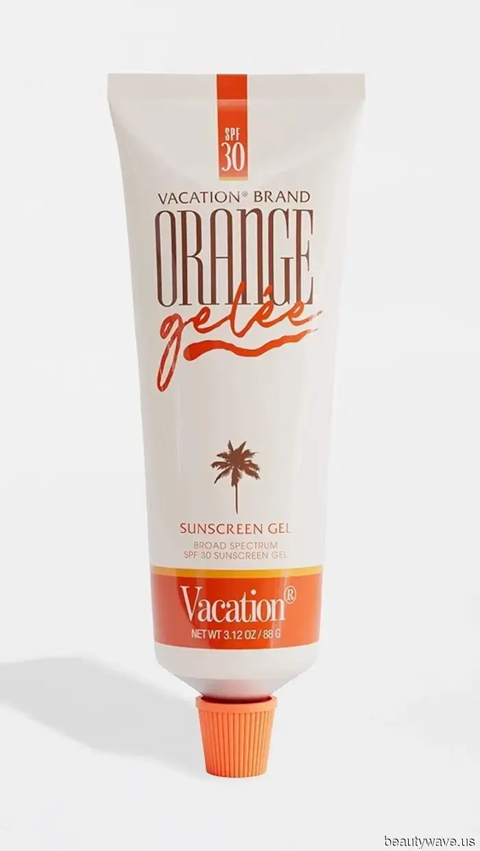 I just browsed through Shopbop's amazing beauty sale and selected 17 viral beauty products that I added to my cart.