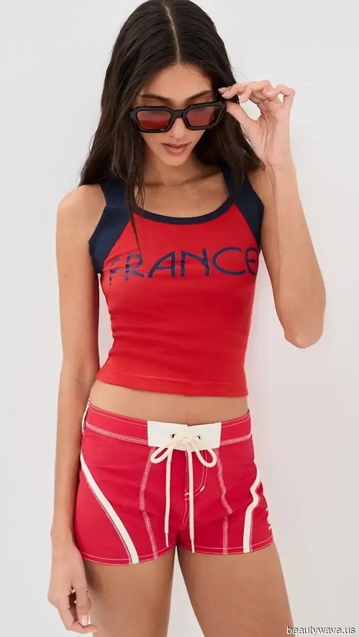 Der unerwartete Hosen-Trend, den coole Mädchen mit Bikinis, Tops und Flip-Flops tragen