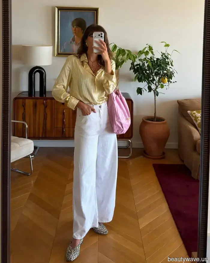 If you're looking for summer jeans outfit ideas, here are the 6 styles that French women are frequently sporting.