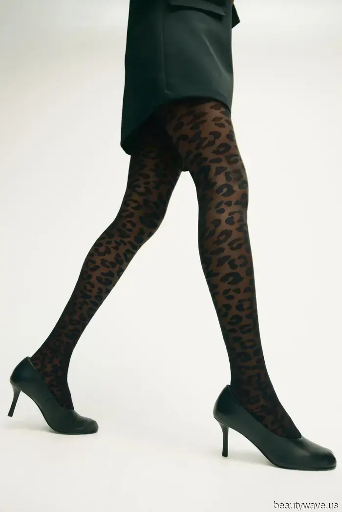 Узорные колготки вернулись, но модники носят их только так, так и так.
