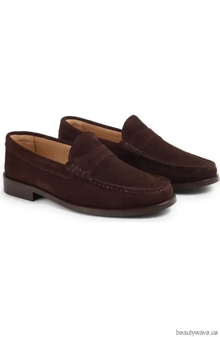 I’m noticing this subtly stylish flat-shoe trend being paired with outfits all over the place this fall.