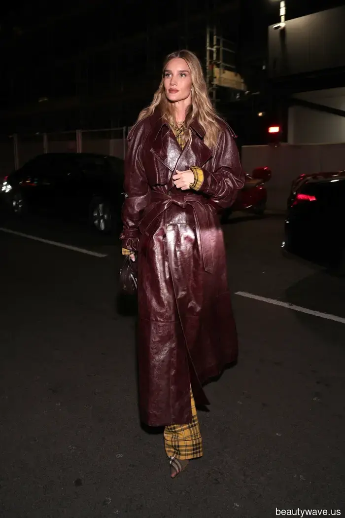 Il Trend del Colore Giacca Non-Nera che le Donne Britanniche e Americane Stanno Indossando per Apparire Più Eleganti Questo Inverno