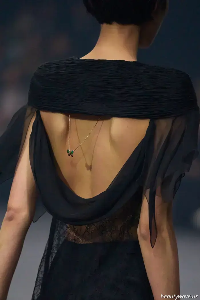 Alessandro Michele bringt sanfte Eleganz und zarte Romantik für Valentinos Frühjahr 2026