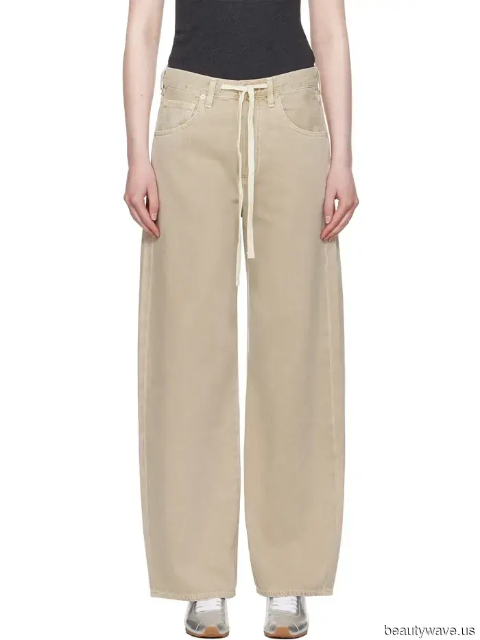 Tieni i Jeans Basic&mdash;Questa tendenza in denim "datata" sta tornando di moda