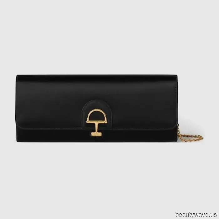 This is the chic bag style that will elevate the appearance of all your outfits, giving them a luxurious look.