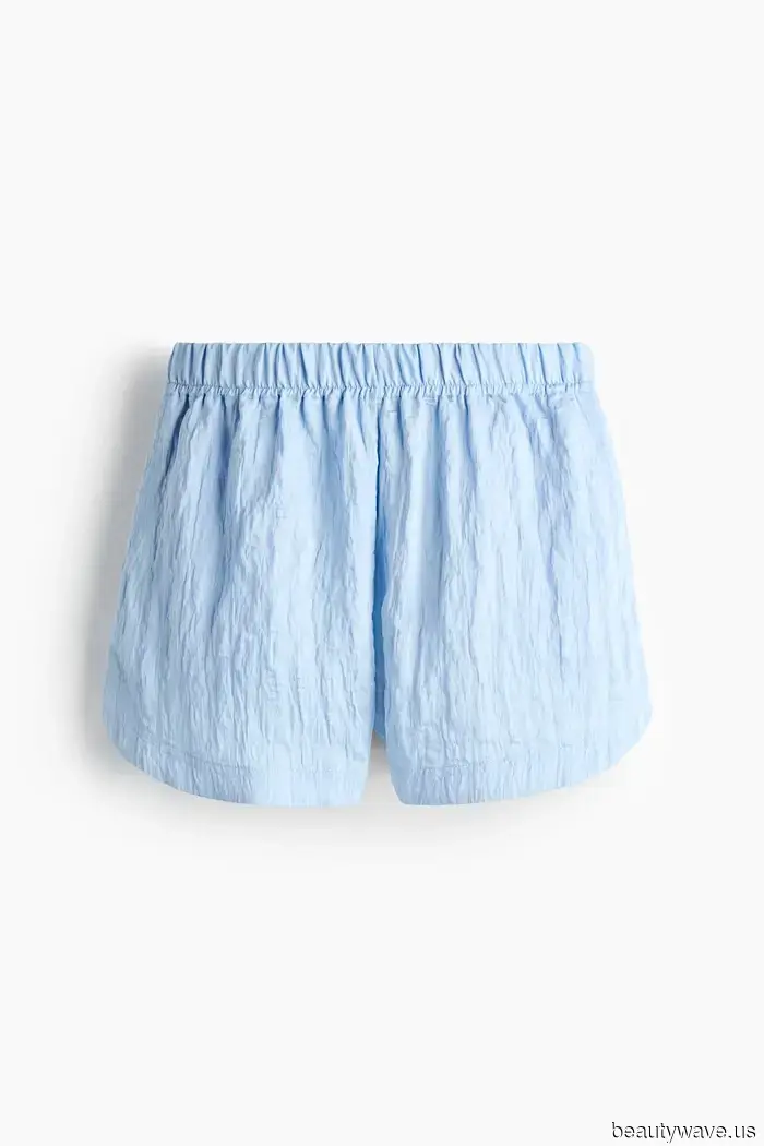 I don’t take style cues from men, but I *will* borrow these items from their summer wardrobes.