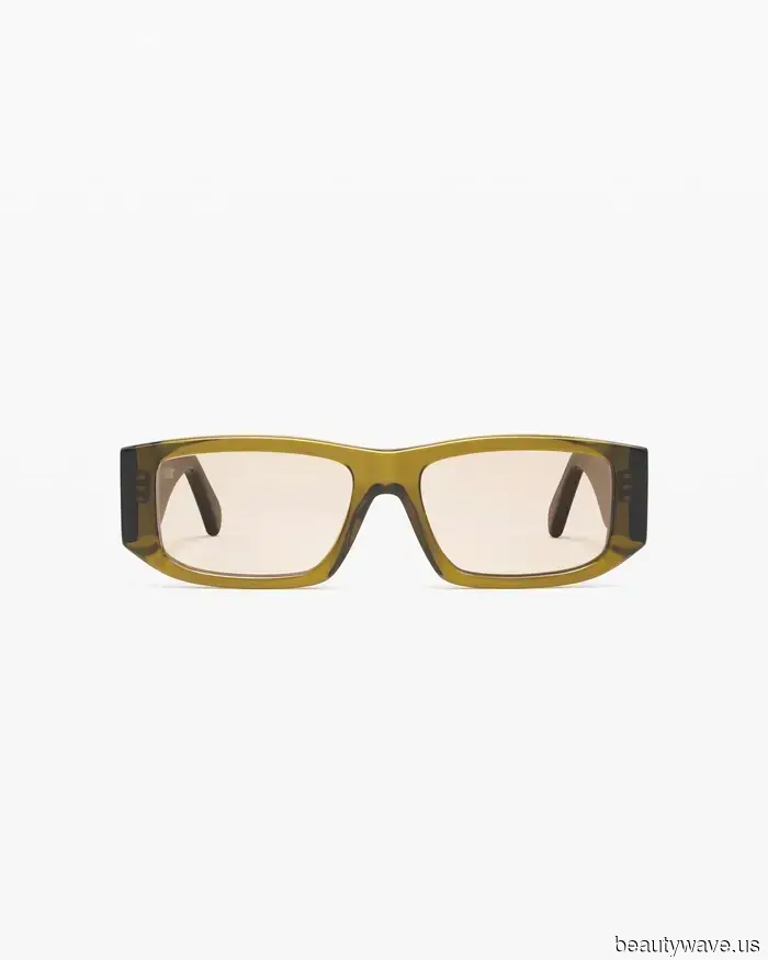 Step Aside, Burgundy—This Shade Is the New It-Girl Color. Here Are 7 Autumn Outfits That Show It Off.