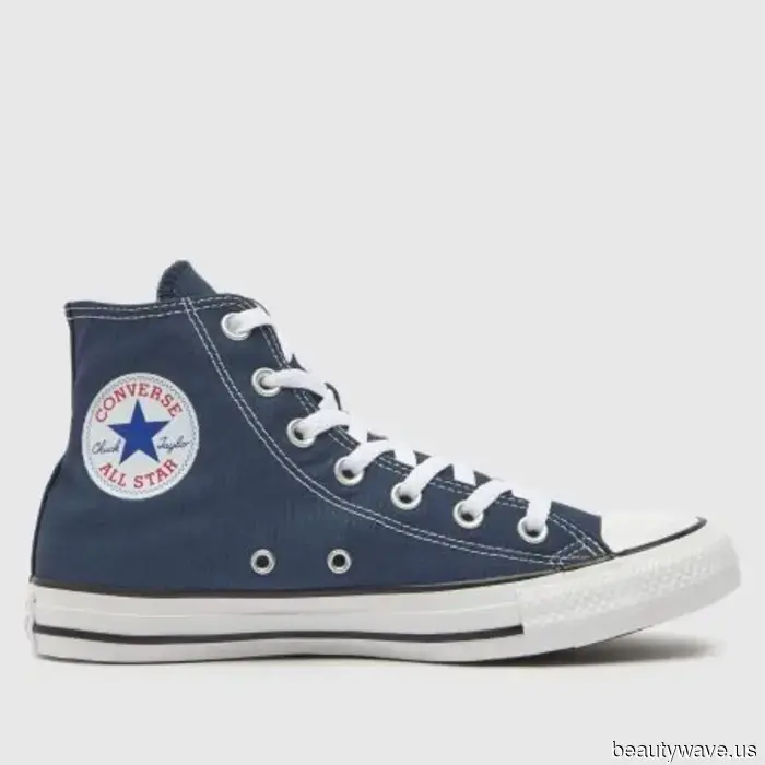 No Sambas&mdash;En mi opinión, esta tendencia de zapatillas atemporales se ve mejor con jeans cada vez.