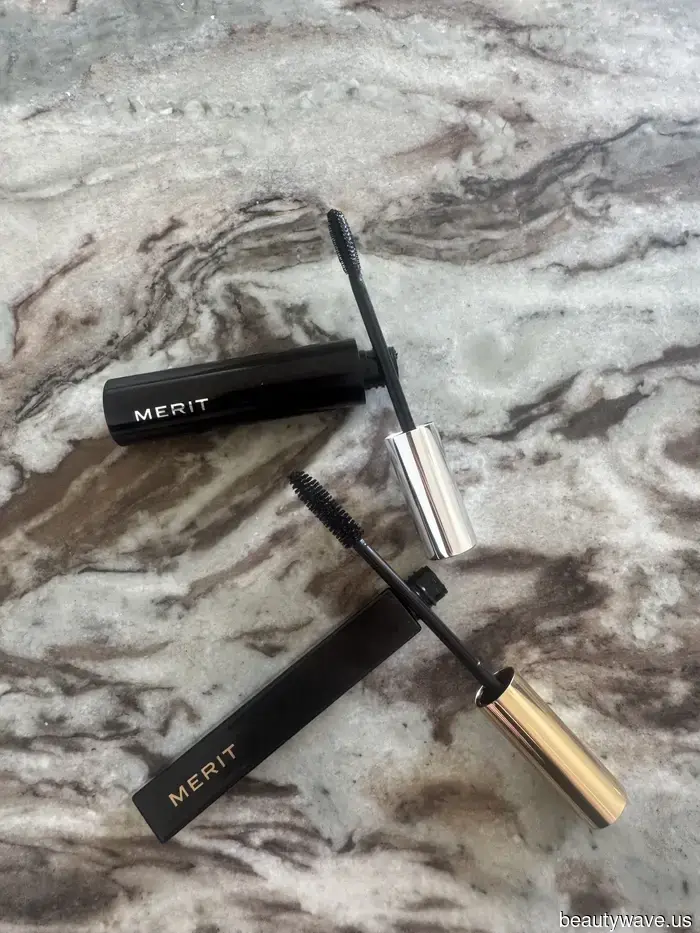 I've been quietly trying out Merit's new mascara, and it's really impressive.