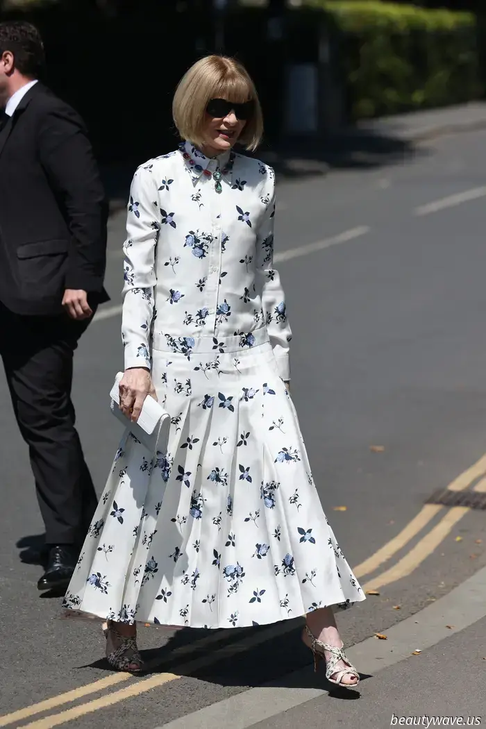 Anna Wintour ha abbandonato il suo iconico stile per un sorprendente abito a punta di goccia a Wimbledon