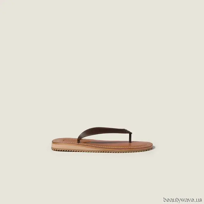 I’m declaring that these will be the most sought-after sandals of 2026.