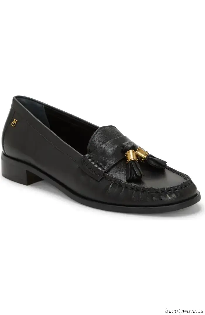 Sono il Direttore degli Acquisti e sto trasmettendo in diretta la vendita commemorativa di Nordstrom—queste sono incredibili…
