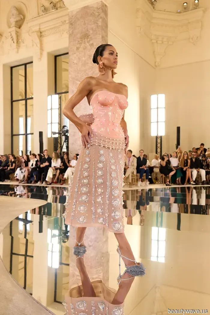 Chanel! Dior! Schiaparelli! Hier ist alles, was Sie von der Pariser Haute Couture Woche sehen müssen.