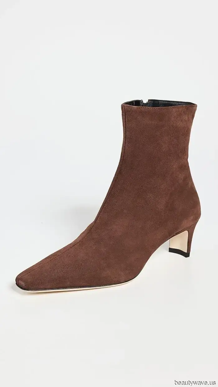 Mode-Mädchen haben alle anderen Trends für Knöchelstiefel für diesen&nbsp;einen spezifischen&nbsp;reich aussehenden Stil aufgegeben.