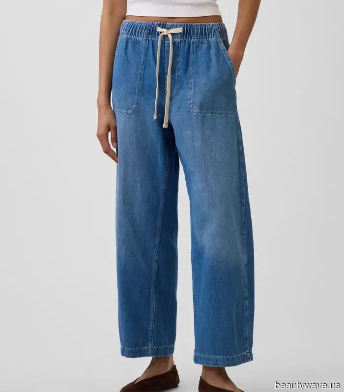 Confirmed: This Is the Exact Subtle Jeans Trend to Pair with Flats This Summer