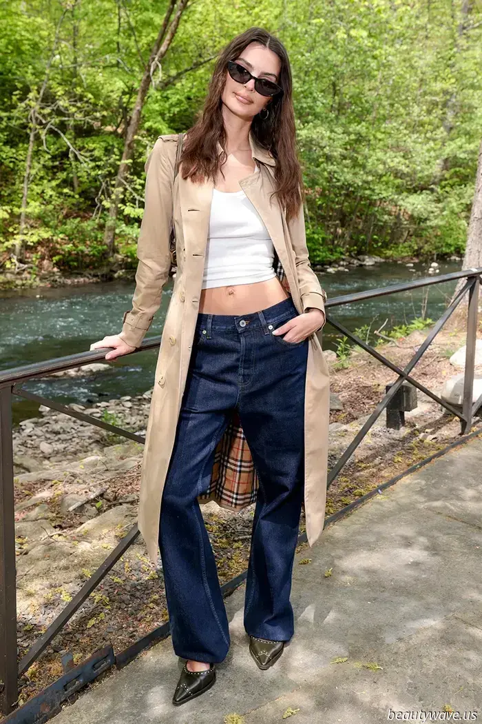 Questo è ciò che le persone della moda del centro di New York indossano con canotte bianche nel 2025