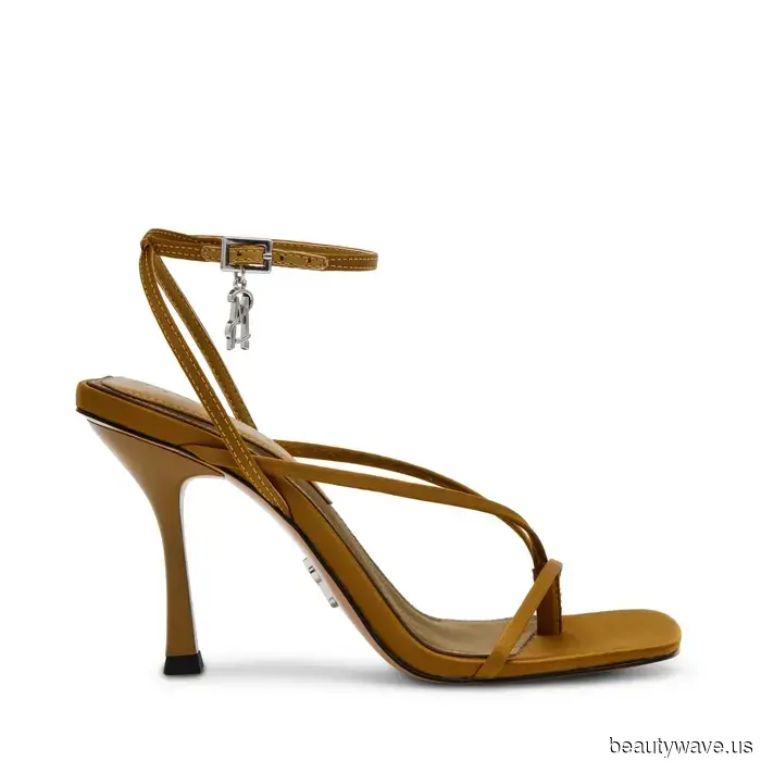 Ich dachte, ich hasse die Mode der 2000er, aber diese Retro-Sandalen-Trends sind tatsächlich schick.