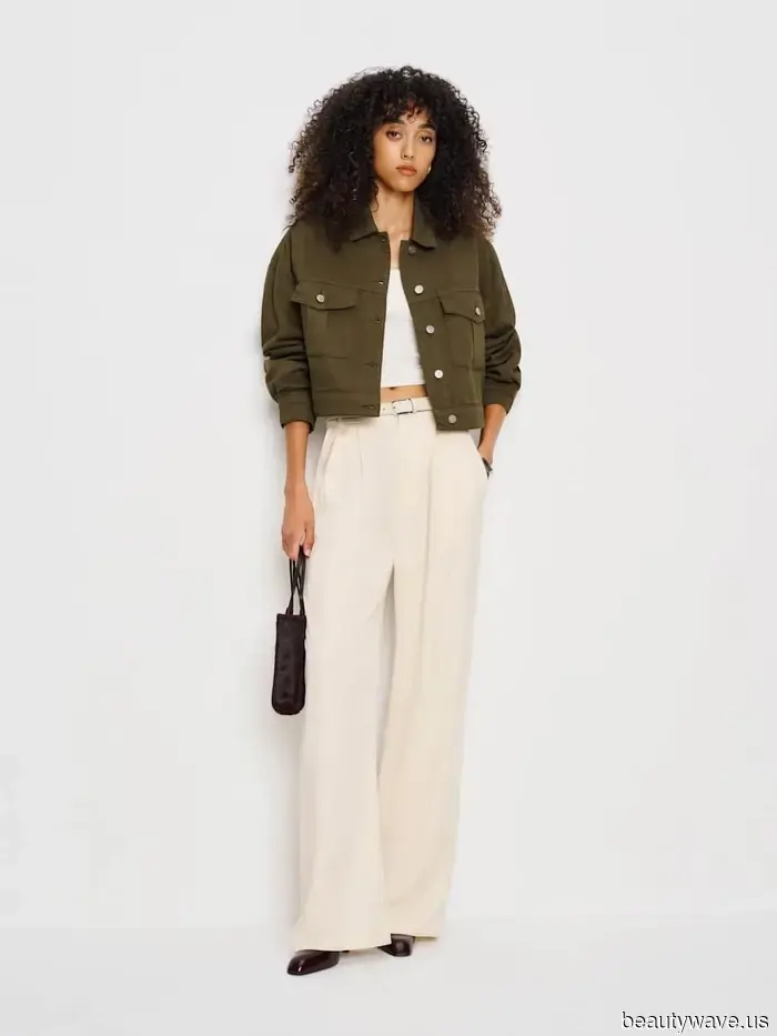 De repente, mis chaquetas negras se ven básicas en comparación con esta fresca tendencia de color otoñal.