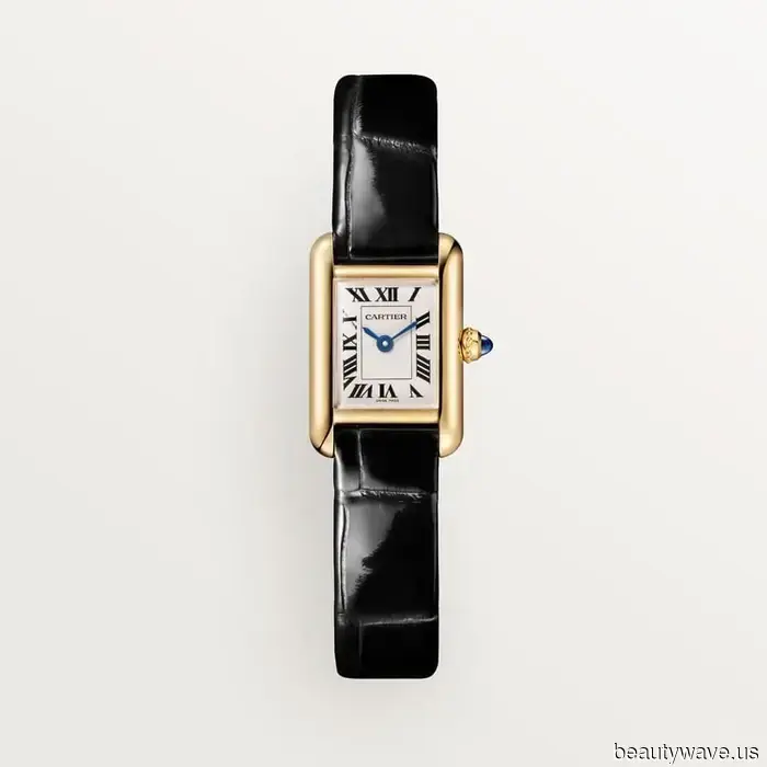 The Footwear, Eyewear, and Handbags Our Fashion Editors View as Timeless