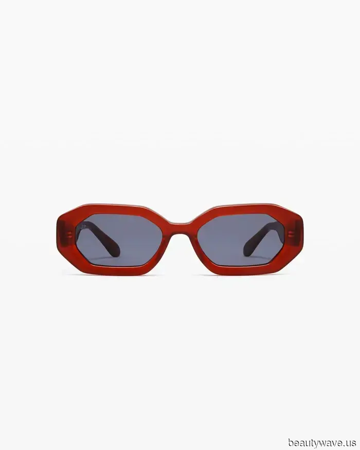 Minimalists and maximalists concur: this is the most stylish approach to wearing color.
