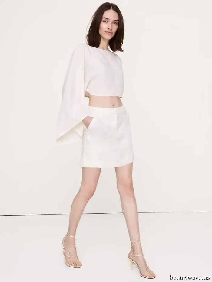 Banana Republic's Spring Sale Event is now underway, and stylish individuals will want to add these items to their wardrobes.