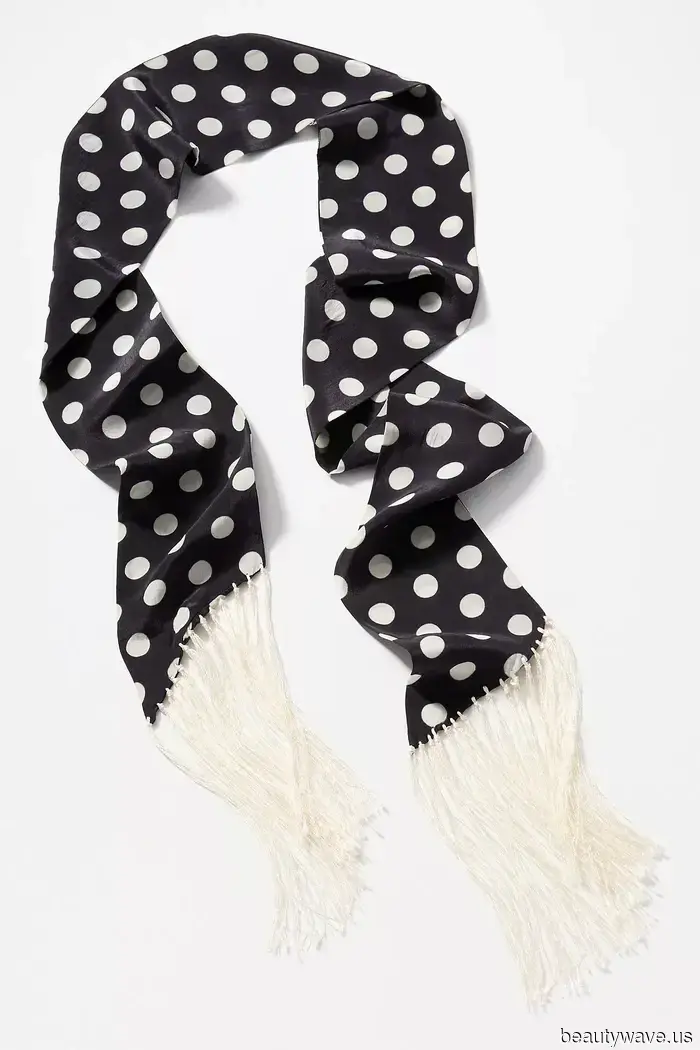 As a Gen Z editor, here are the stylish outfit inspirations from the runways that I’m adopting this fall.