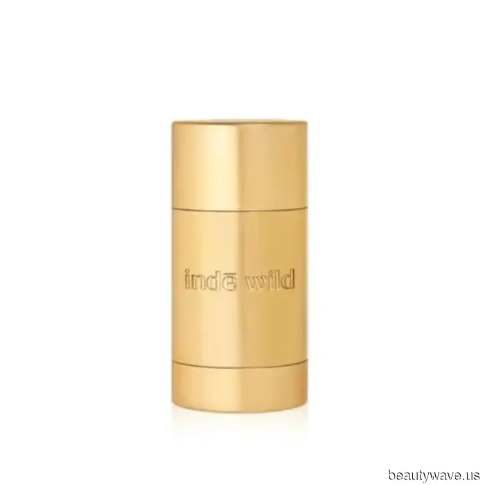 A celebrity hairstylist recently demonstrated the technique for achieving the ideal slicked-back bun.