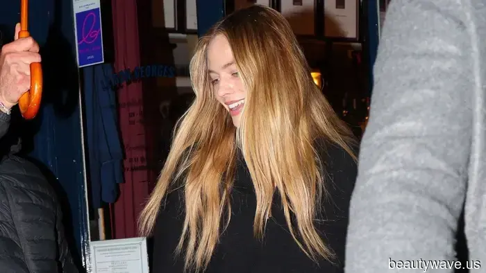 In Paris, stylish women are aware of this mistake to avoid when choosing their outfits for a night out.