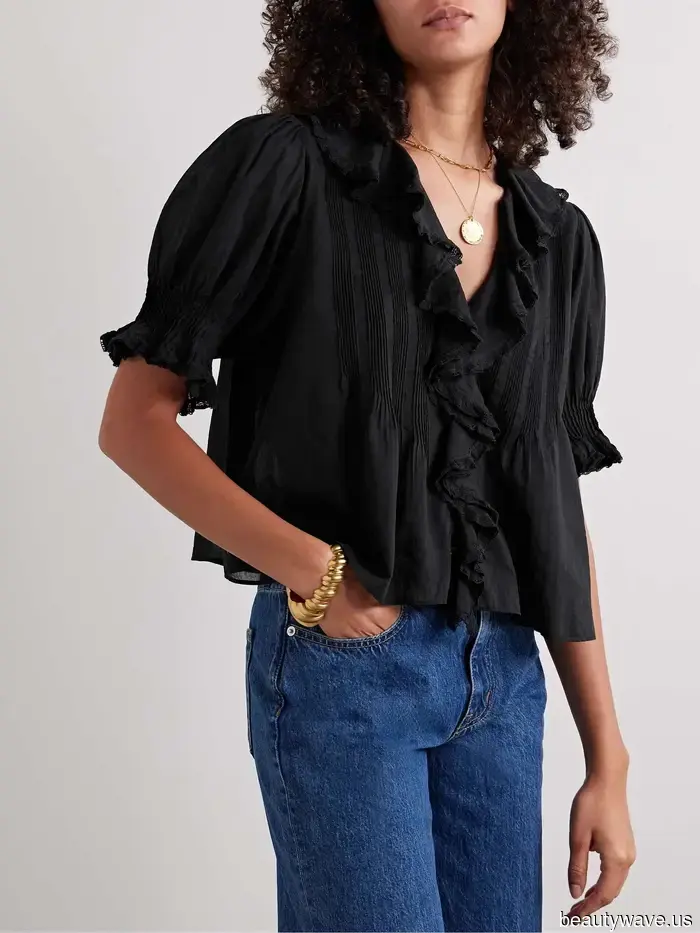 The Specific Dôen Blouse That It Girls Always Pair With Jeans