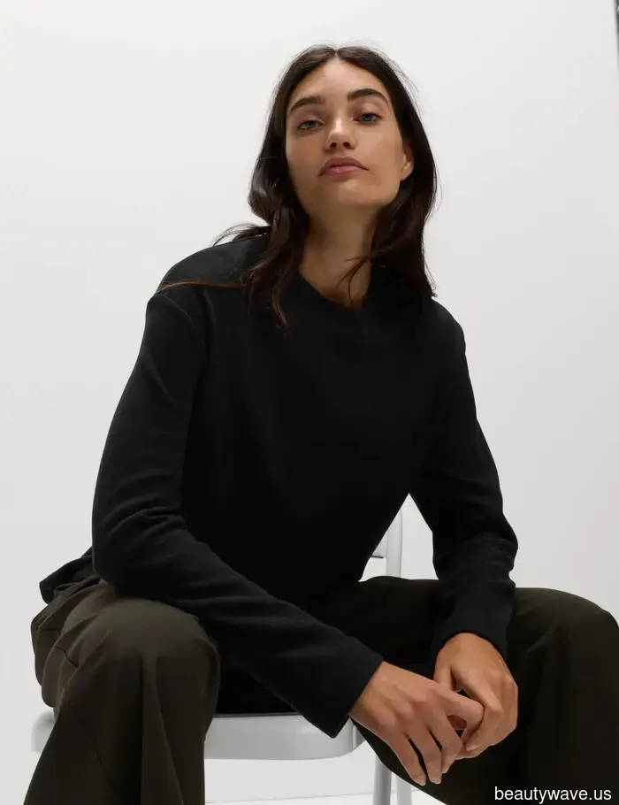 Reglas de Capas Chic: Cómo las Personas de Moda Están Usando Suéteres con Jeans, Faldas y Todo lo Que Hay en el Medio