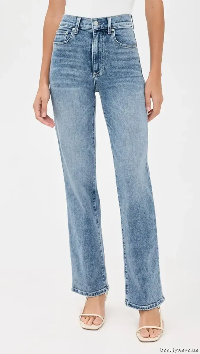 This Outdated Denim Combination is Suddenly the Most Stylish Way to Wear Jeans for Fall 2025.