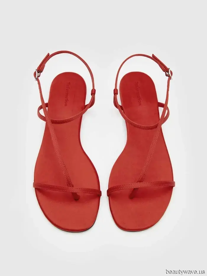 I’ve conducted the research—here are the most stylish sandals to pair with barrel-leg jeans.