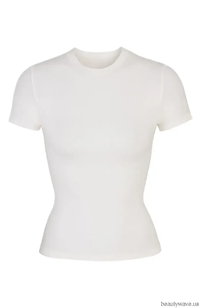 I Tried On 15 Popular White T-Shirts, and These 5 Met the Expectations.