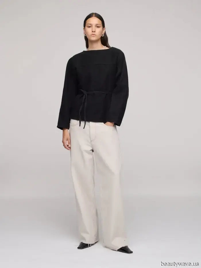 You can pair jeans with almost anything, yet it's this "mundane" piece that gives them an elegant touch.