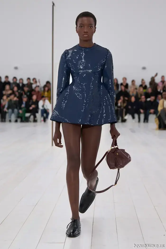 This Loewe bag is a favorite among fashion enthusiasts—I put it to the test to determine if it lives up to the hype.