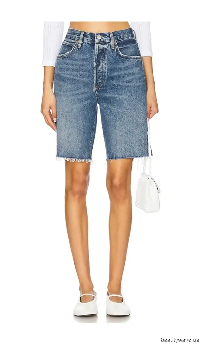 6 Surprisingly Chic Denim Shorts Looks That the Fashion Set Is Sporting