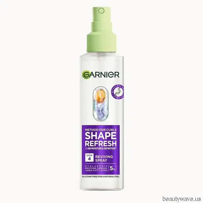 Meine Locken sahen nur am Waschtag gut aus, bis ich diese 9 Auffrischungssprays entdeckte.