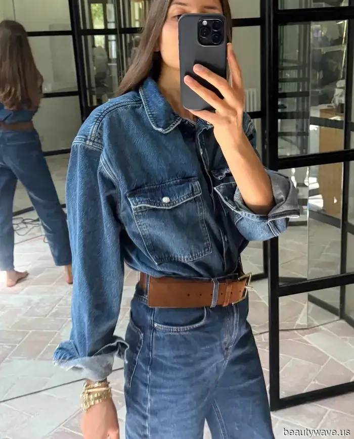 This Outdated Denim Combination is Suddenly the Most Stylish Way to Wear Jeans for Fall 2025.