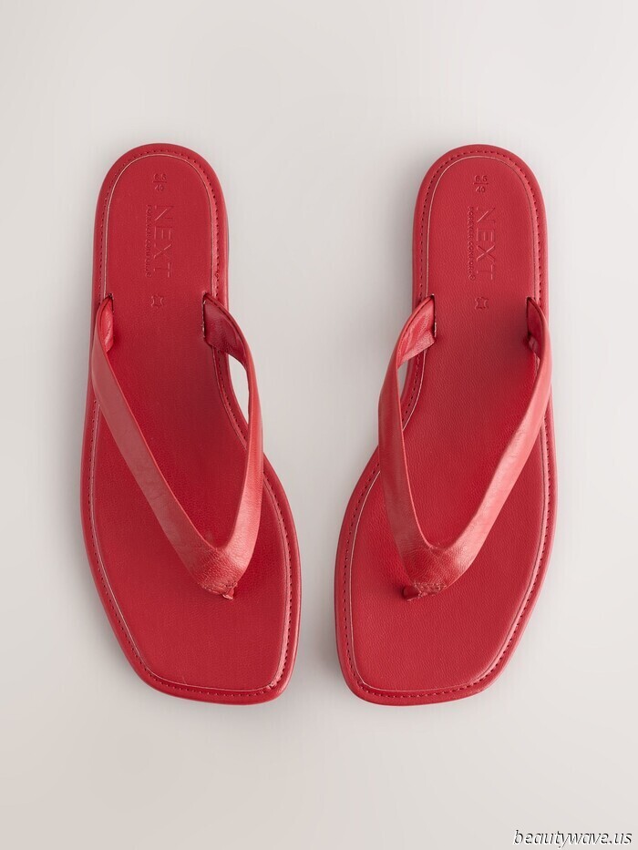 Apologies, Black Flip Flops—The Stylish Dressers I Know Are Embracing This "Incorrect" Shade for Summer.
