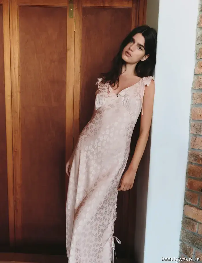 Soy una editora de compras de 5'2"—Esta es la marca de moda que confío para vestidos elegantes de primavera.