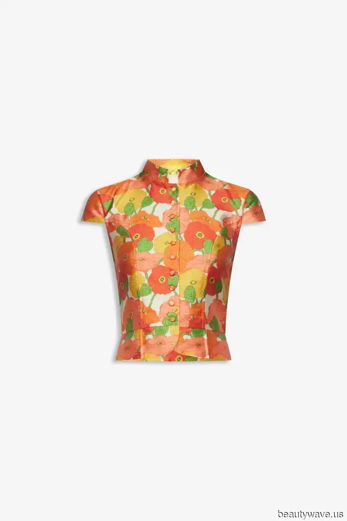 Le donne francesi stanno abbandonando i delicati fiori per questa audace tendenza di stampa estiva.