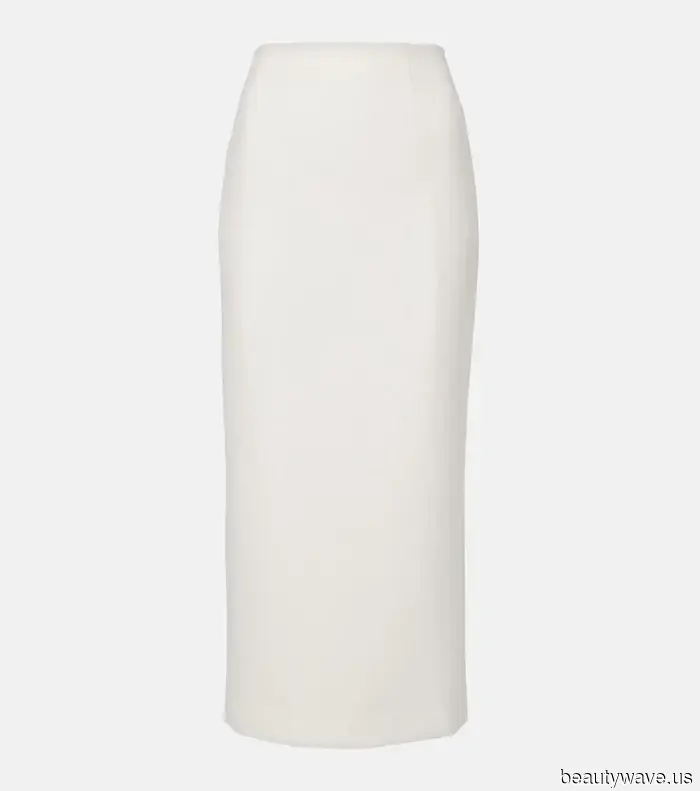 The "Barely-There" Look Has Returned—5 Tips to Perfect This Controversial Trend Beloved by Fashion Insiders for…