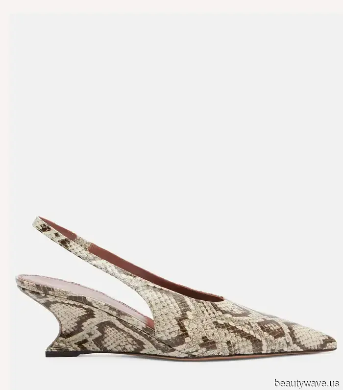 Donning this Winter 2025 shoe trend with a completely black outfit is the simplest way to appear stylish rather than dull.