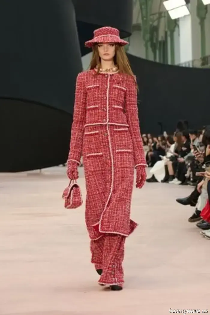 Chanel ritorna ai codici di casa di Coco per l'autunno 2025