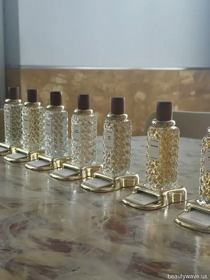 Non possiedo una borsa Bottega, ma questa fragranza mi fa sentire come se ne avessi una.