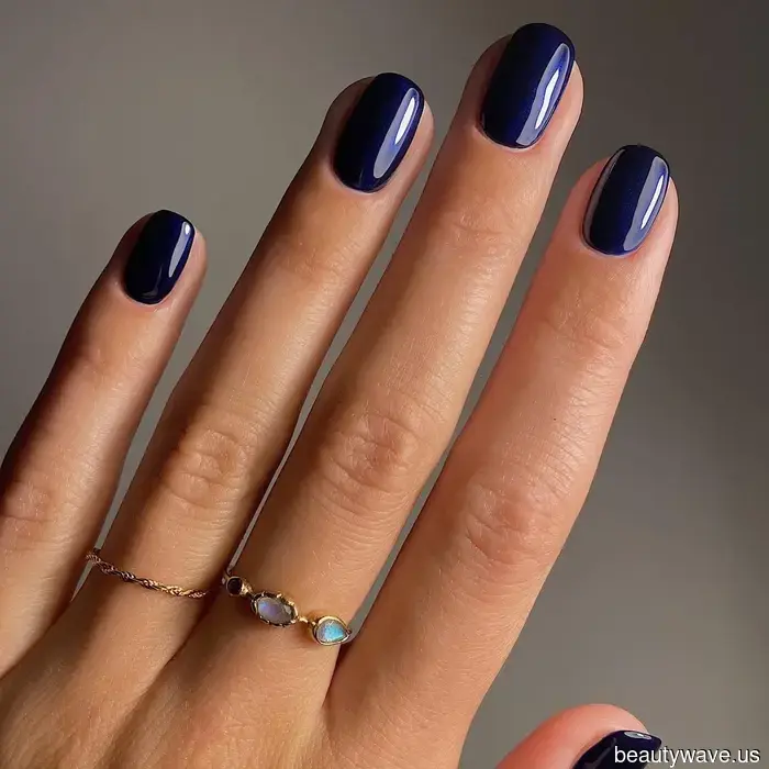 The Most Fashionable Individuals Are Donning These 11 Nail Colors Recommended by Experts This September