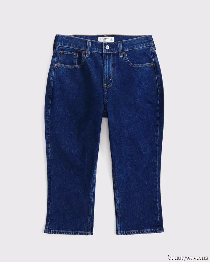 As per It Girls, skinny jeans should be worn only with this trend and these shoes.