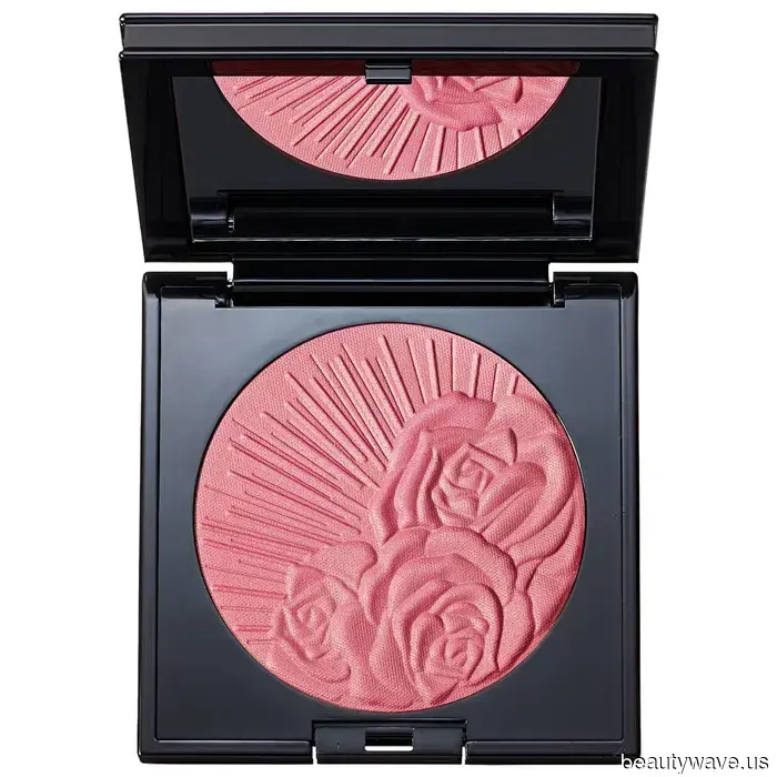 Si uno de estos 11 rubores en polvo está en tu bolsa de maquillaje, los editores de belleza sabrán que tienes buen gusto.